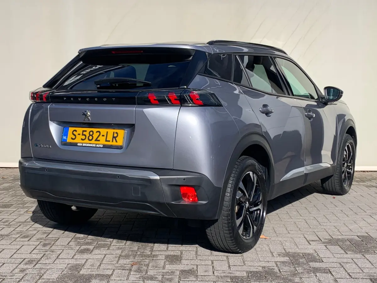 EV Allure Pack 50 kWh SOH 94% | Airco | Camera | Cruise Adaptief | DAB | Keyless | LED | LMV 17" | Navi | PDC Achter | Stoelverwarming |