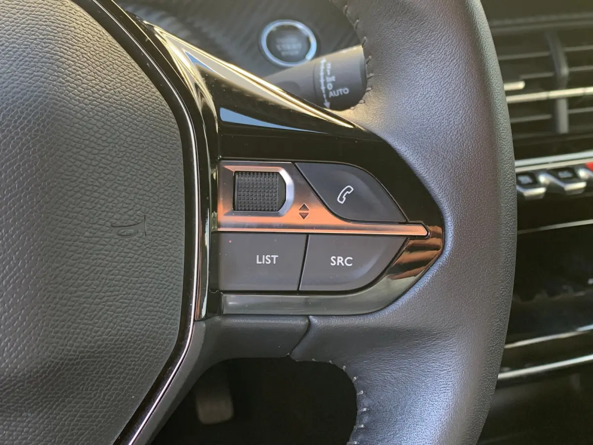 EV Allure Pack 50 kWh SOH 94% | Airco | Camera | Cruise Adaptief | DAB | Keyless | LED | LMV 17" | Navi | PDC Achter | Stoelverwarming |