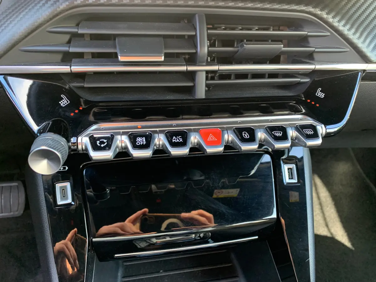 EV Allure Pack 50 kWh SOH 94% | Airco | Camera | Cruise Adaptief | DAB | Keyless | LED | LMV 17" | Navi | PDC Achter | Stoelverwarming |