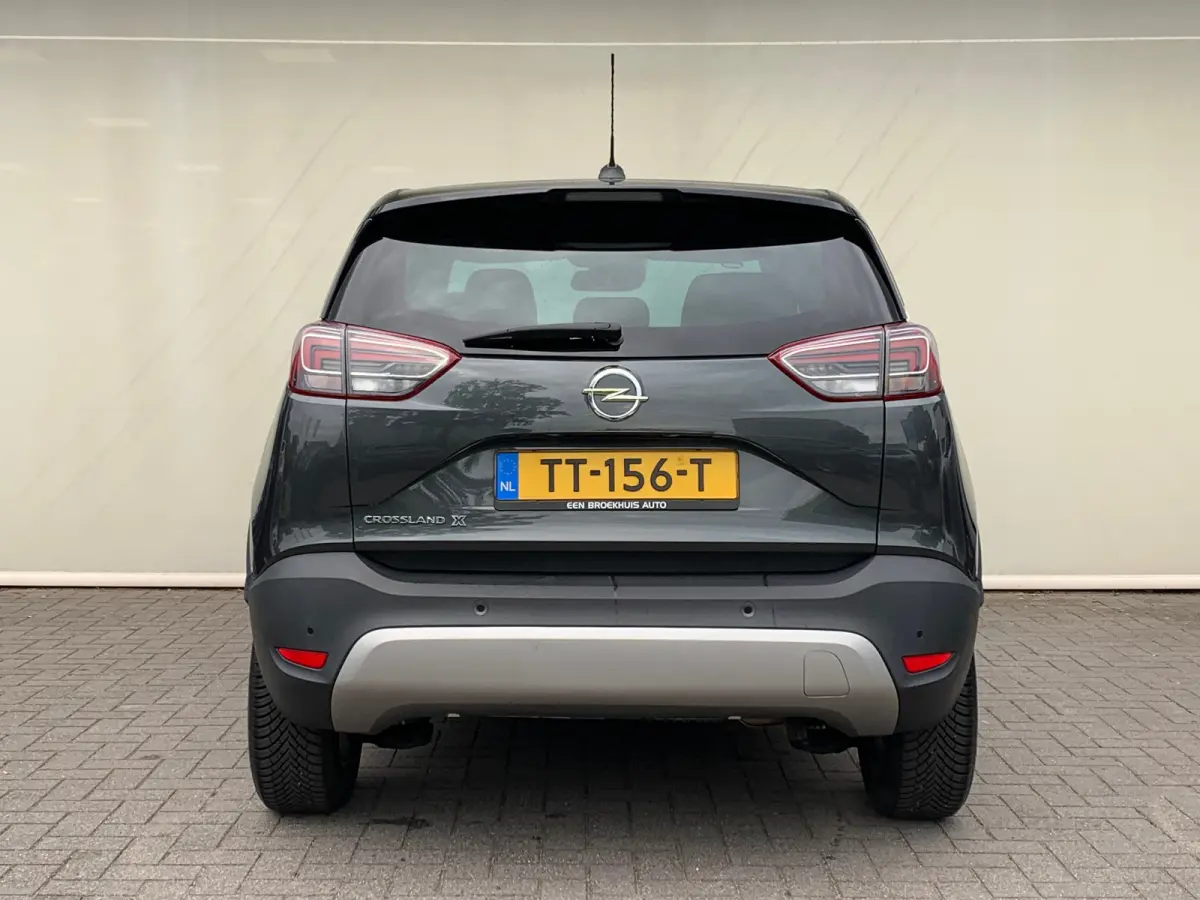 1.2 Innovation Airco | AppleCarPlay/ Android Auto | Cruise Control | DAB | LMV 16" | PDC V&A | Stoel-Stuurverwarming |