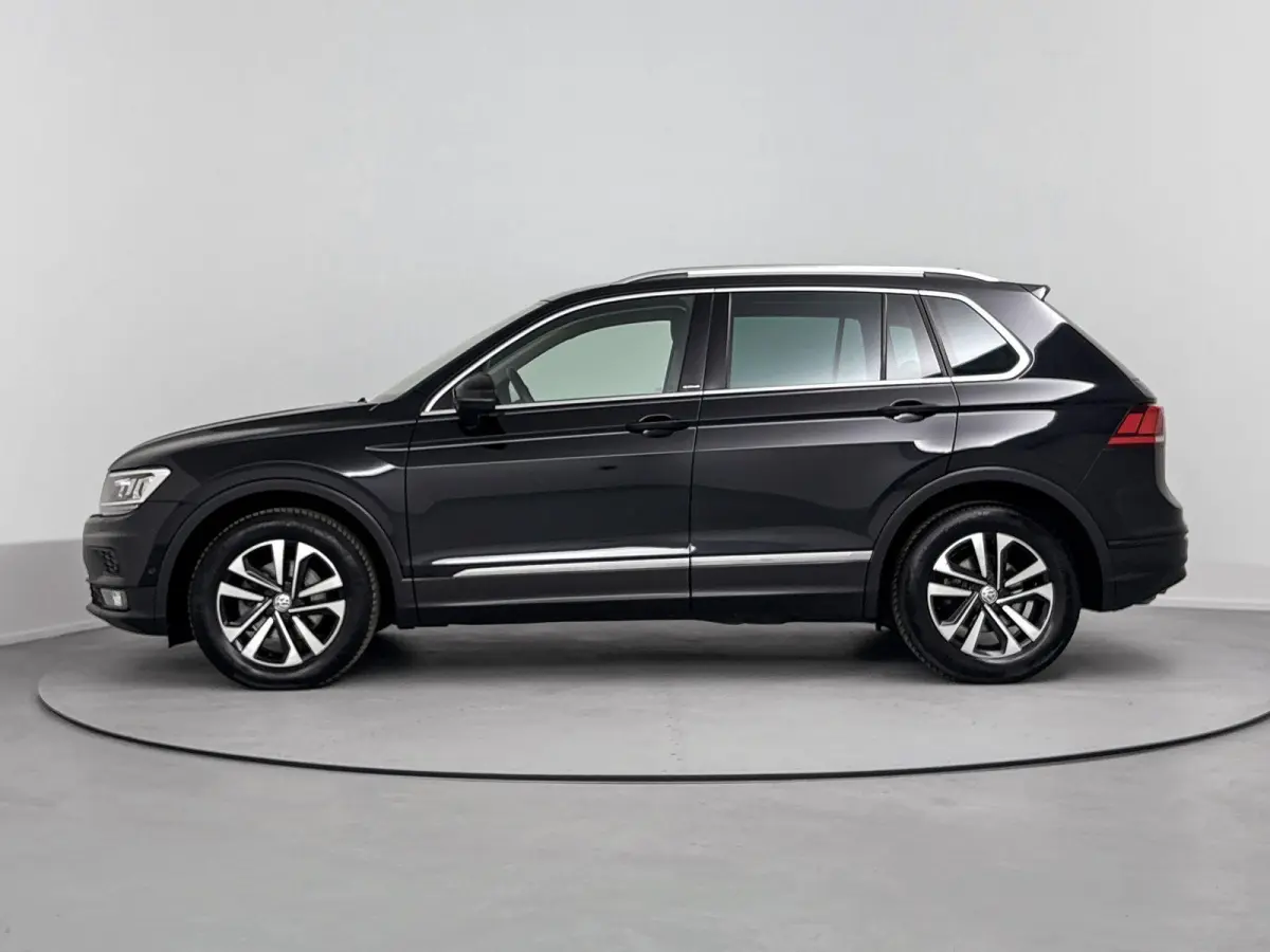1.5 TSI ACT Highline Business R Trekhaak | Stoelverwarming | Adaptive Cruise Control | Parkeersensoren Voor en Achter | Achteruitrijcamera