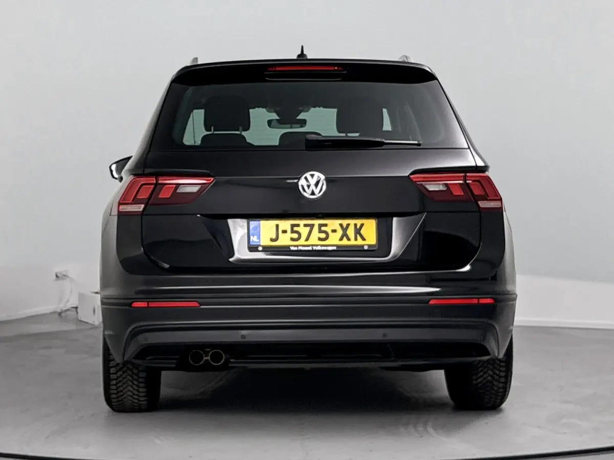 1.5 TSI ACT Highline Business R Trekhaak | Stoelverwarming | Adaptive Cruise Control | Parkeersensoren Voor en Achter | Achteruitrijcamera