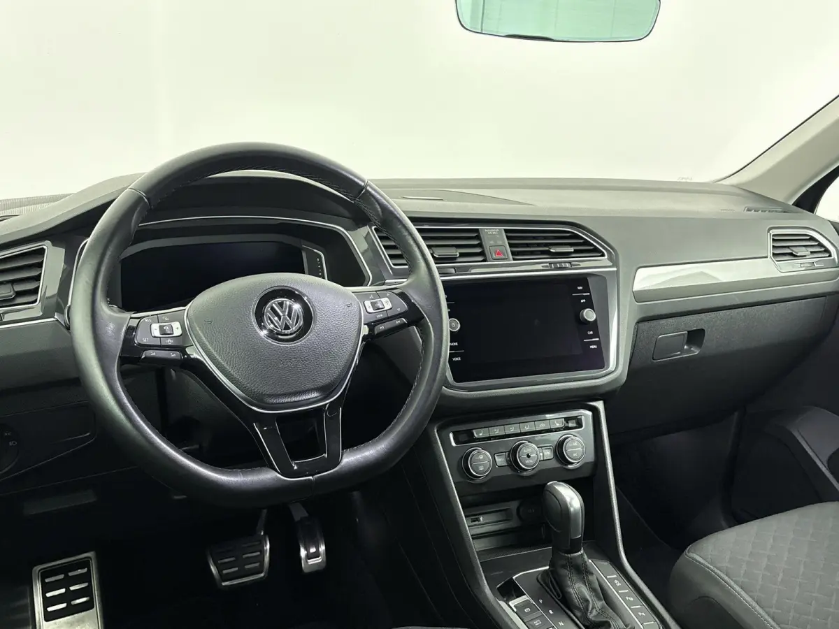 1.5 TSI ACT Highline Business R Trekhaak | Stoelverwarming | Adaptive Cruise Control | Parkeersensoren Voor en Achter | Achteruitrijcamera