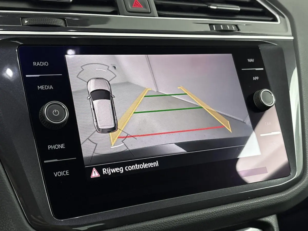 1.5 TSI ACT Highline Business R Trekhaak | Stoelverwarming | Adaptive Cruise Control | Parkeersensoren Voor en Achter | Achteruitrijcamera