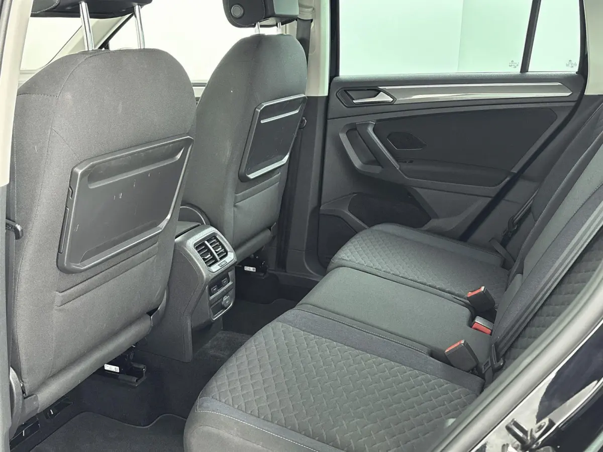 1.5 TSI ACT Highline Business R Trekhaak | Stoelverwarming | Adaptive Cruise Control | Parkeersensoren Voor en Achter | Achteruitrijcamera