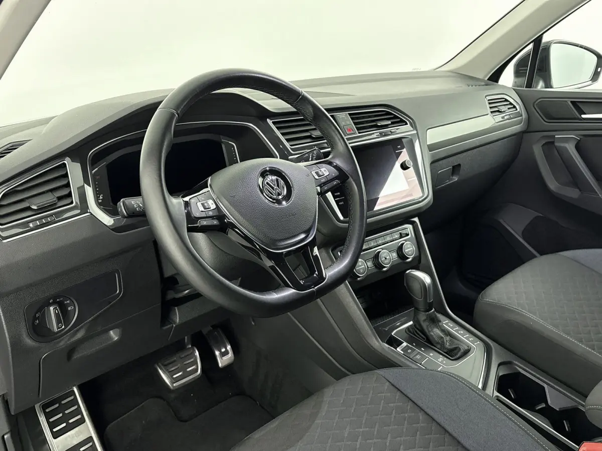 1.5 TSI ACT Highline Business R Trekhaak | Stoelverwarming | Adaptive Cruise Control | Parkeersensoren Voor en Achter | Achteruitrijcamera