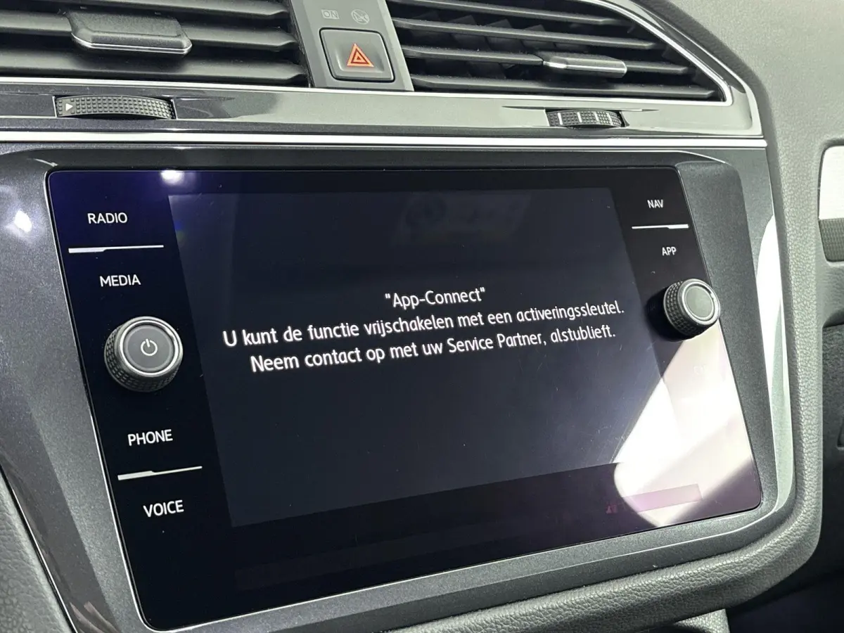 1.5 TSI ACT Highline Business R Trekhaak | Stoelverwarming | Adaptive Cruise Control | Parkeersensoren Voor en Achter | Achteruitrijcamera