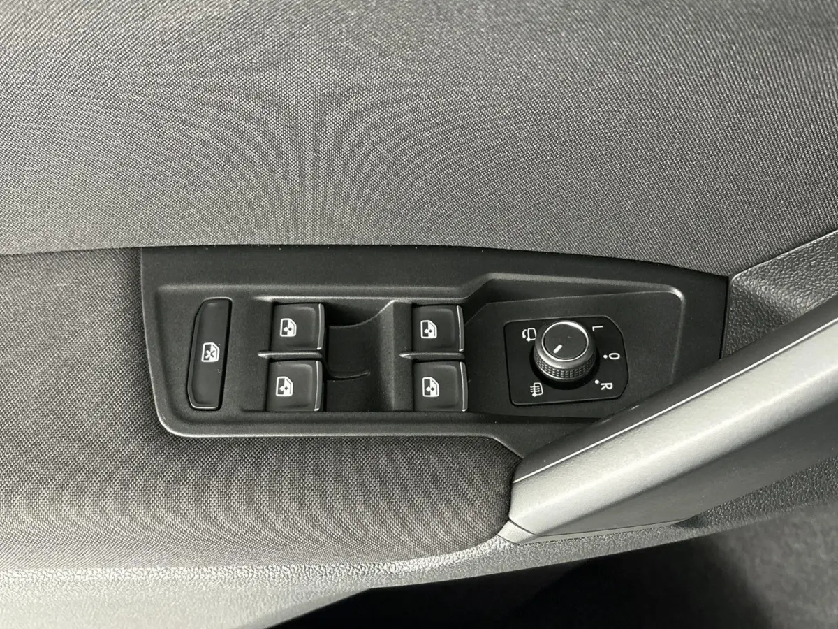1.5 TSI ACT Highline Business R Trekhaak | Stoelverwarming | Adaptive Cruise Control | Parkeersensoren Voor en Achter | Achteruitrijcamera