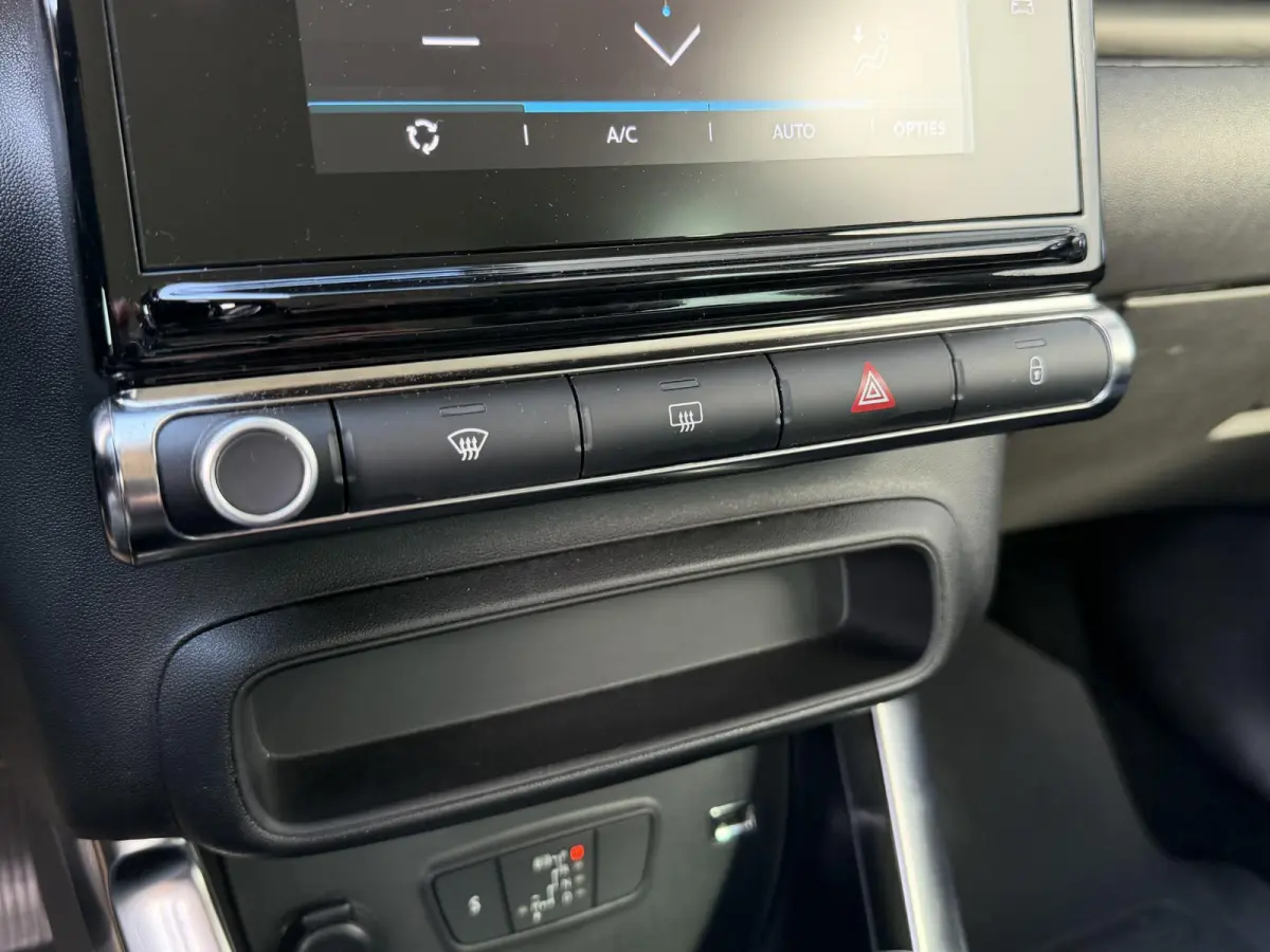 1.2 PureTech Plus 16"/Stoelverwarming/PDC/Apple Carplay & Android Auto/Climate/Cruise