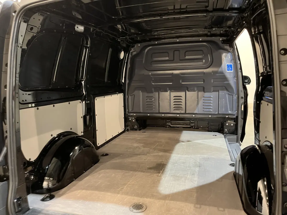 116 CDI L1 RWD / Euro 6 / Airco / CarPlay / Camera / Cruise Control  / 3-Zits
