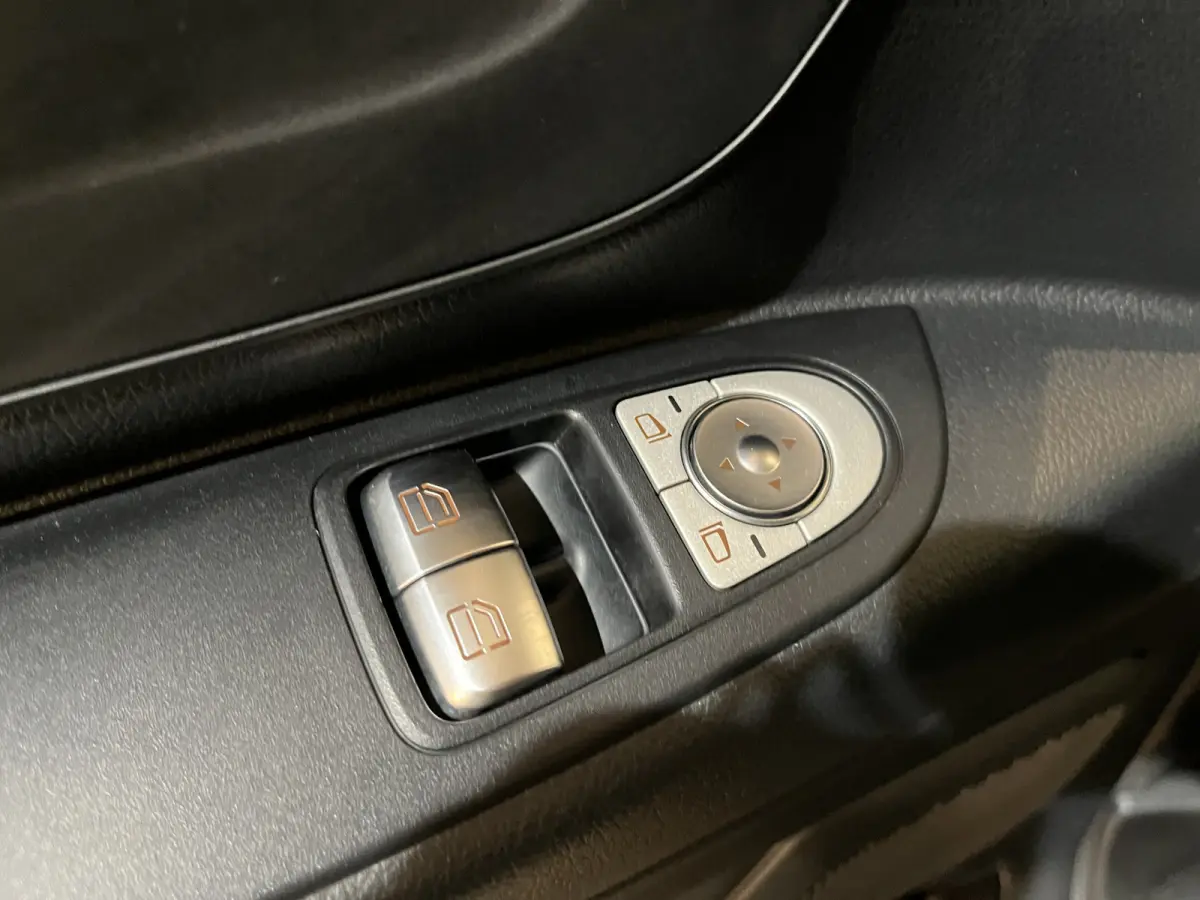 116 CDI L1 RWD / Euro 6 / Airco / CarPlay / Camera / Cruise Control  / 3-Zits