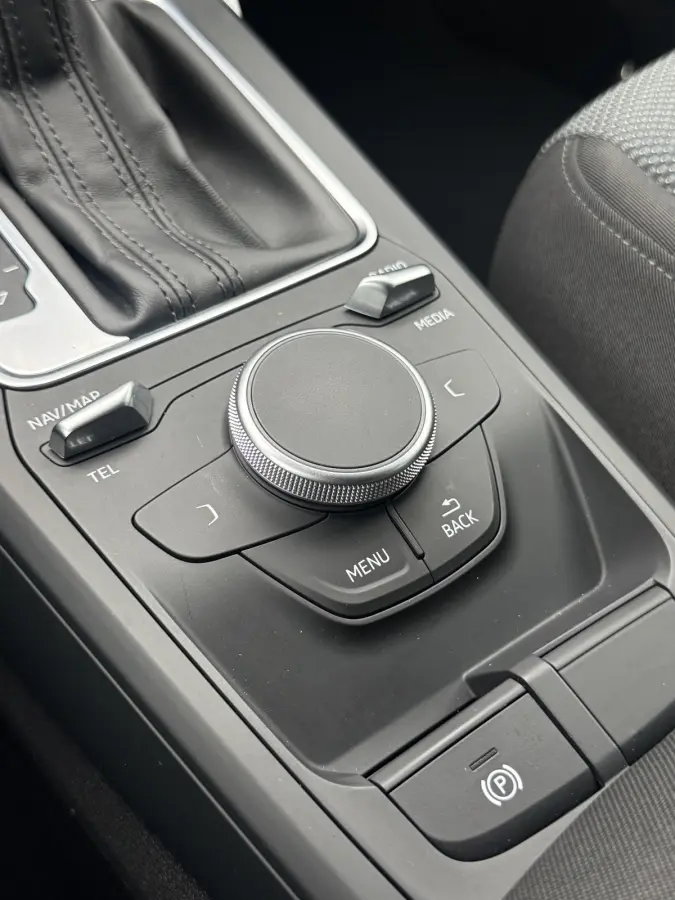 1.0 TFSI Design Pro Line | AUTOMAAT | NAVI | TREKHAAK | CRUISE | ZEER NETJES! |