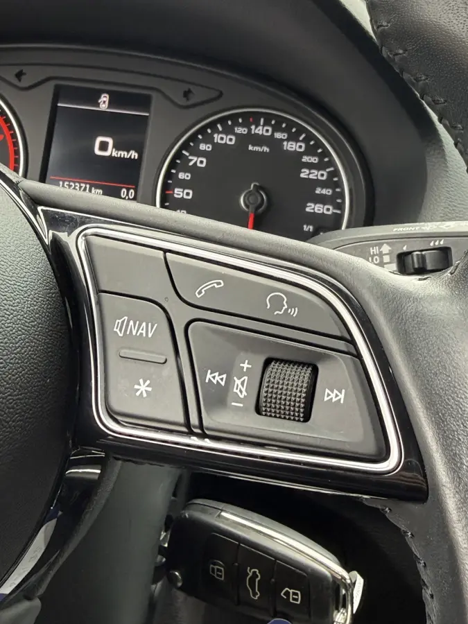 1.0 TFSI Design Pro Line | AUTOMAAT | NAVI | TREKHAAK | CRUISE | ZEER NETJES! |