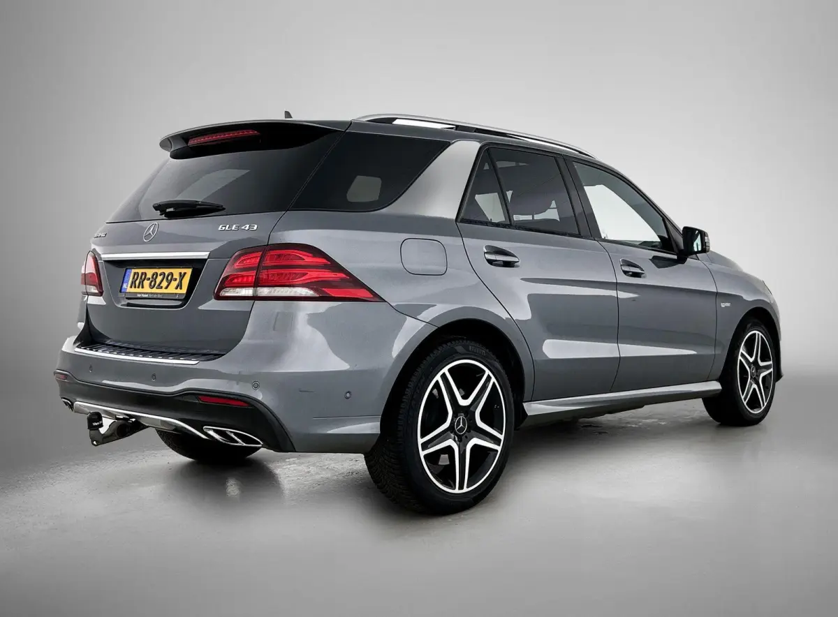 AMG 43 4MATIC | Panoramadak | Achteruitrijcamera | Parkeersensoren | Luchtvering | Trekhaak |
