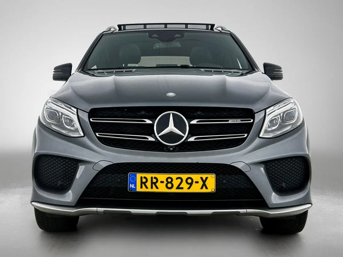 AMG 43 4MATIC | Panoramadak | Achteruitrijcamera | Parkeersensoren | Luchtvering | Trekhaak |