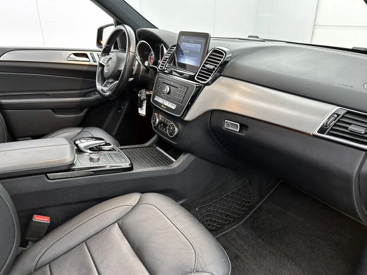 AMG 43 4MATIC | Panoramadak | Achteruitrijcamera | Parkeersensoren | Luchtvering | Trekhaak |