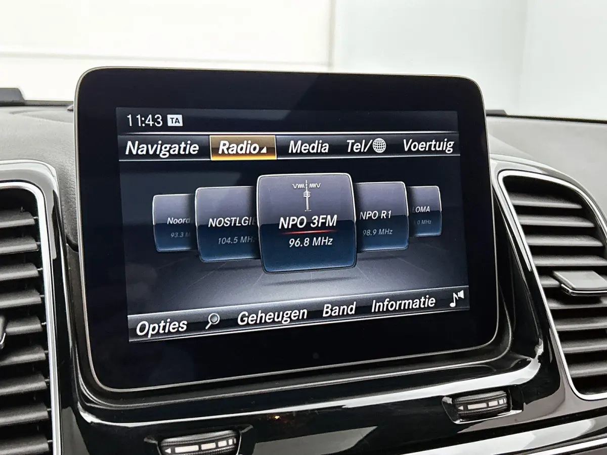 AMG 43 4MATIC | Panoramadak | Achteruitrijcamera | Parkeersensoren | Luchtvering | Trekhaak |