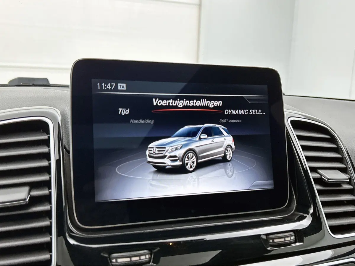 AMG 43 4MATIC | Panoramadak | Achteruitrijcamera | Parkeersensoren | Luchtvering | Trekhaak |