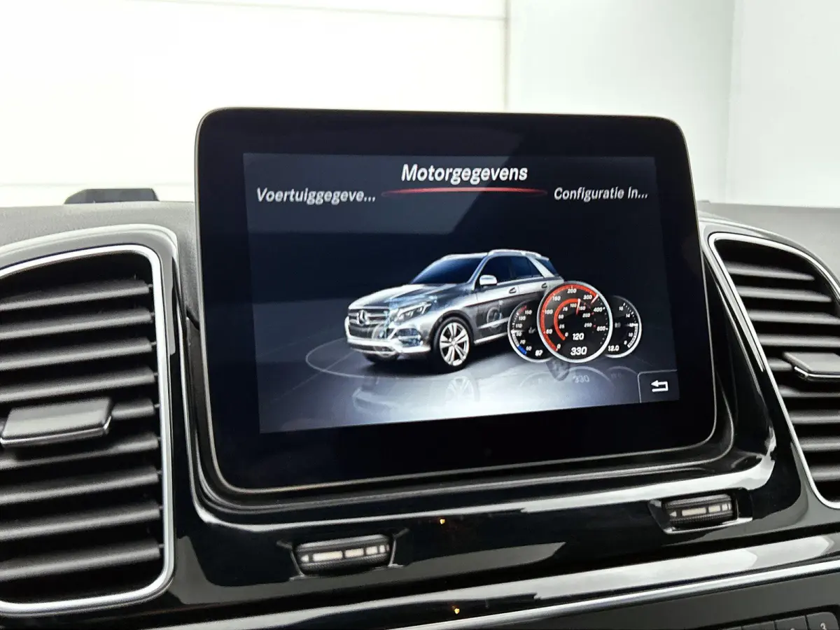 AMG 43 4MATIC | Panoramadak | Achteruitrijcamera | Parkeersensoren | Luchtvering | Trekhaak |