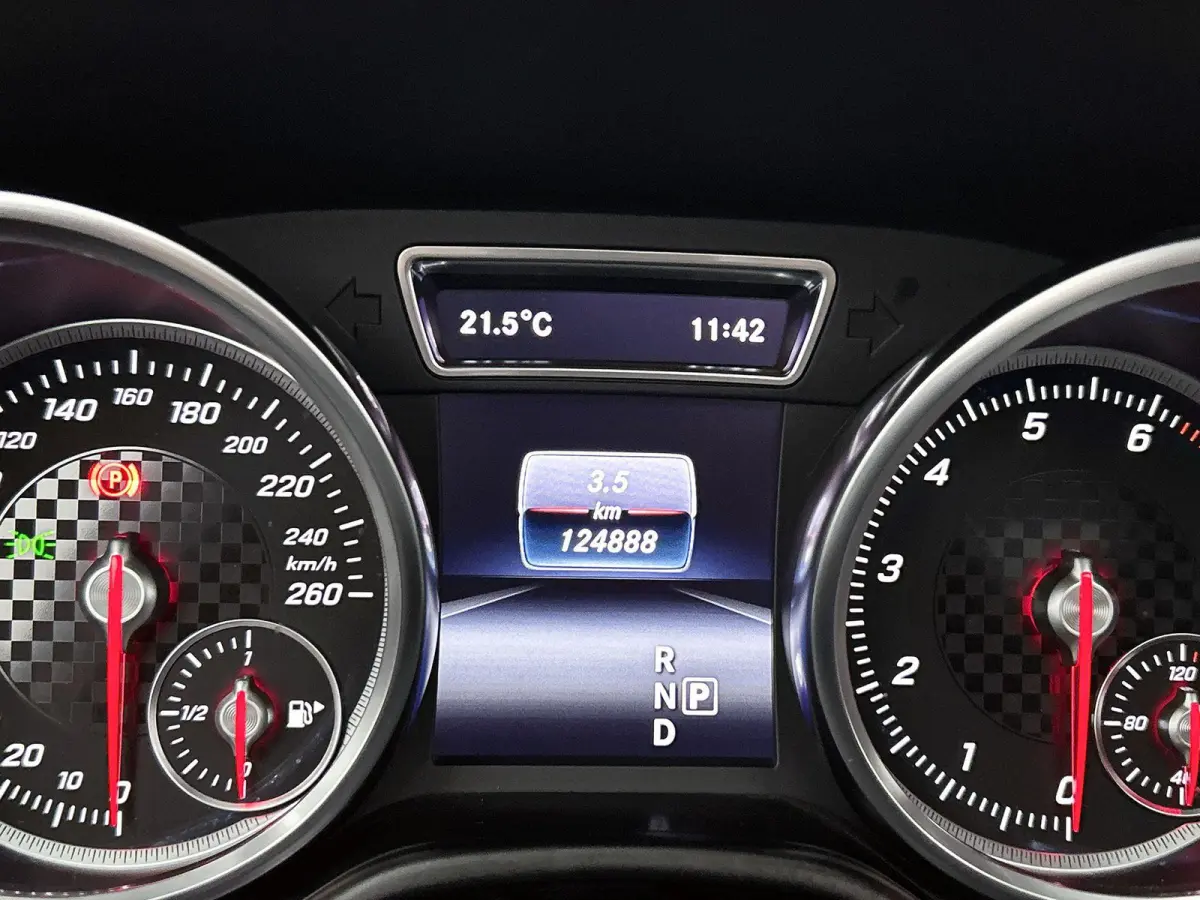 AMG 43 4MATIC | Panoramadak | Achteruitrijcamera | Parkeersensoren | Luchtvering | Trekhaak |