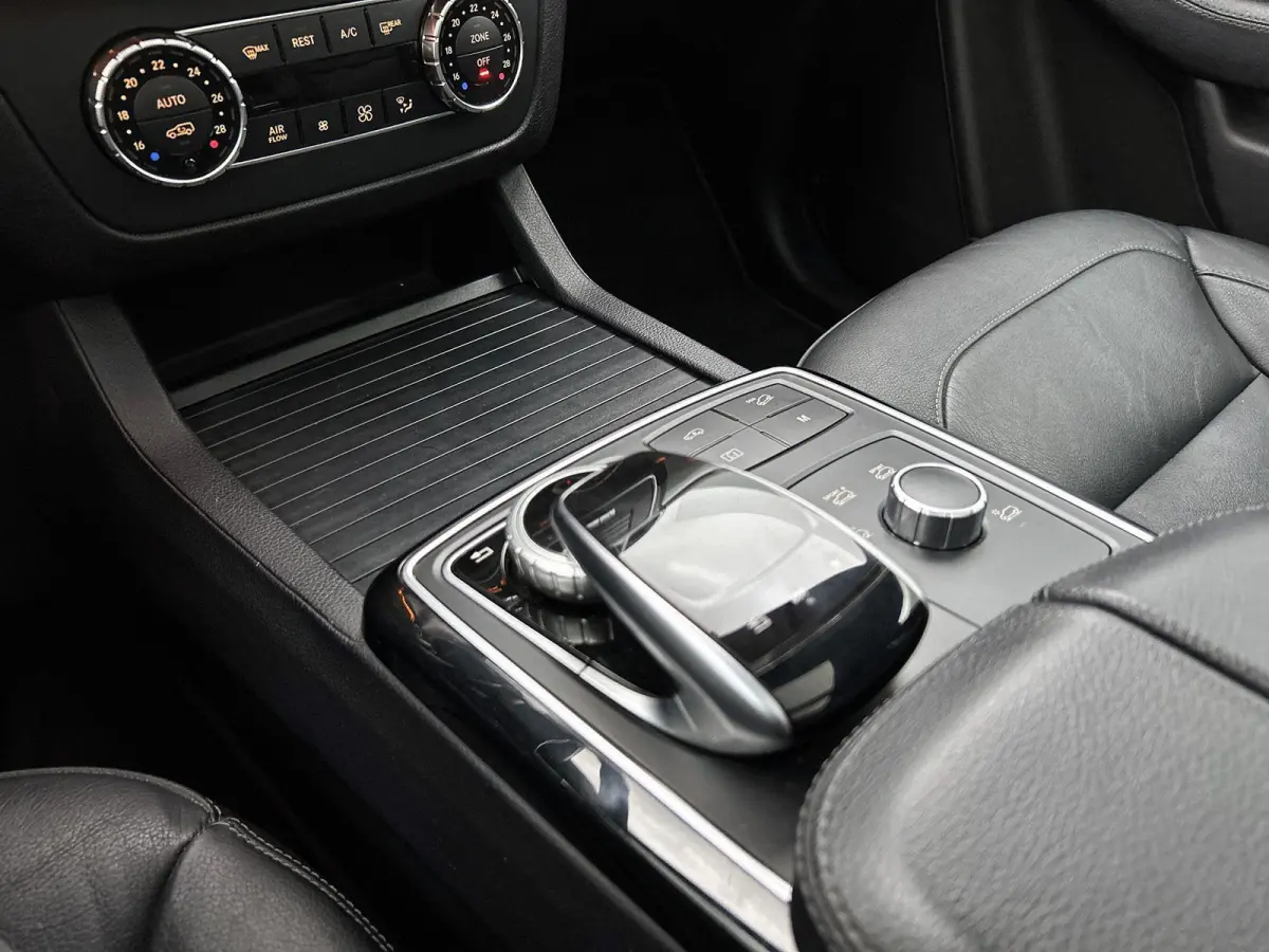AMG 43 4MATIC | Panoramadak | Achteruitrijcamera | Parkeersensoren | Luchtvering | Trekhaak |