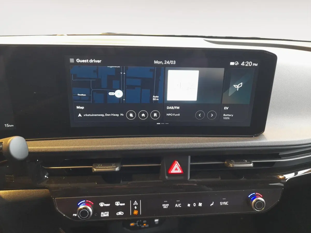 Light Edition 63 kWh Nieuw model | Navi | Camera | Accu=100% | Apple Carplay/Android Auto | Fabrieksgarantie t/m 30-4-2032 + 3x 1 jaar* | NAP