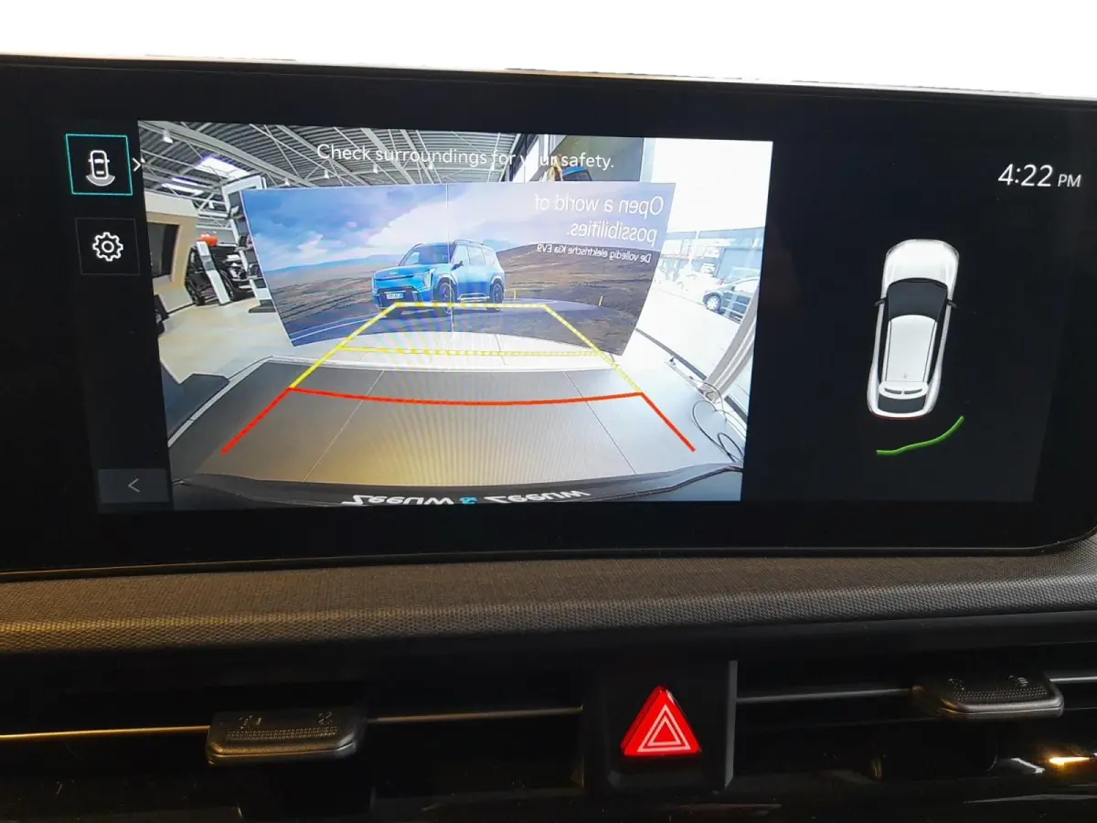 Light Edition 63 kWh Nieuw model | Navi | Camera | Accu=100% | Apple Carplay/Android Auto | Fabrieksgarantie t/m 30-4-2032 + 3x 1 jaar* | NAP