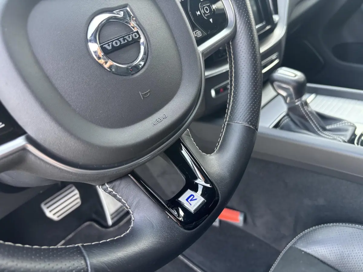 2.0 T4 Inscription R-Design | Harman & Kardon | Trekhaak | Camera