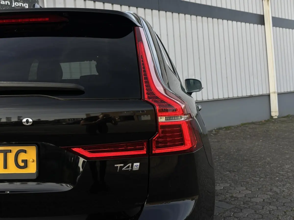 2.0 T4 Inscription R-Design | Harman & Kardon | Trekhaak | Camera