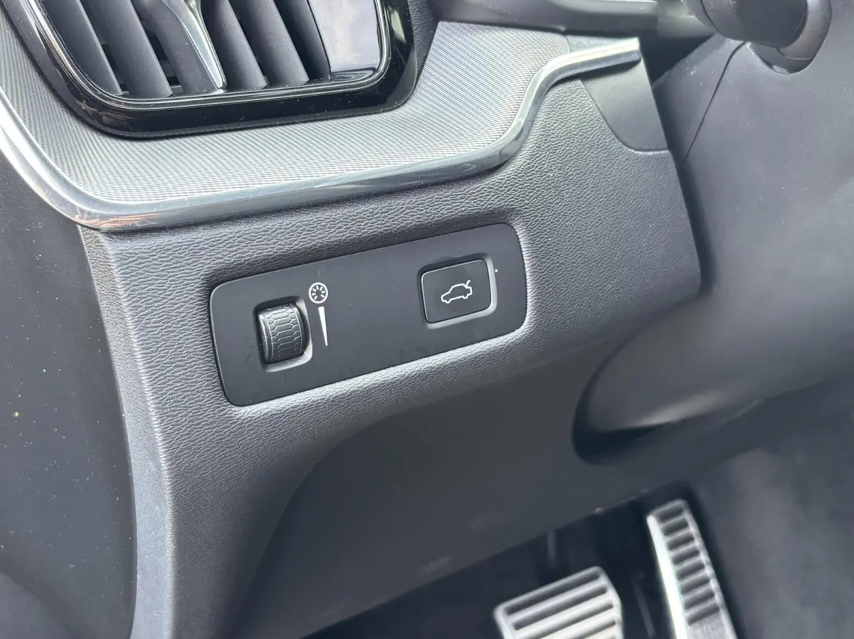 2.0 T4 Inscription R-Design | Harman & Kardon | Trekhaak | Camera
