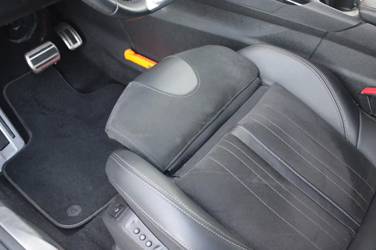 1.6 HYbrid 225PK GT PACK BUSINESS BLACK PACK | AFNEEMBARE TREKHAAK | ADAPTIVE CRUISE CONTROL | ELEKLTRISCH VERSTELBARE BESTUUDERSSTOEL MET GEHEUGENFUNCTIE | MASSAGE FUNCTIE OP BEIDE VOORSTOE