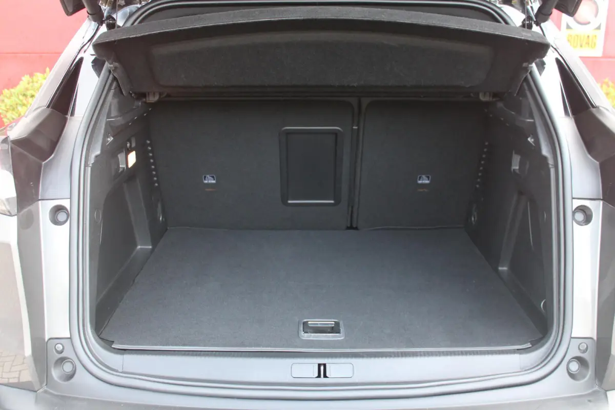 1.6 HYbrid 225PK GT PACK BUSINESS BLACK PACK | AFNEEMBARE TREKHAAK | ADAPTIVE CRUISE CONTROL | ELEKLTRISCH VERSTELBARE BESTUUDERSSTOEL MET GEHEUGENFUNCTIE | MASSAGE FUNCTIE OP BEIDE VOORSTOE