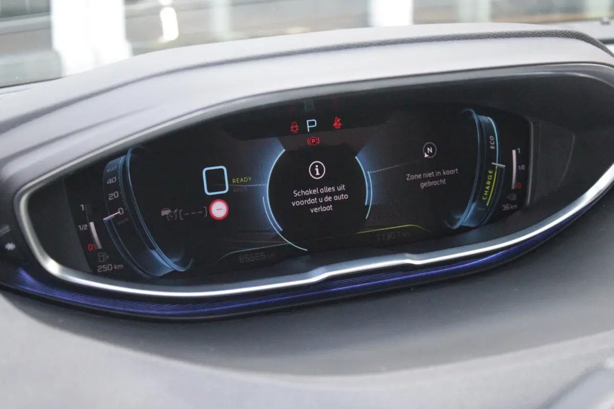 1.6 HYbrid 225PK GT PACK BUSINESS BLACK PACK | AFNEEMBARE TREKHAAK | ADAPTIVE CRUISE CONTROL | ELEKLTRISCH VERSTELBARE BESTUUDERSSTOEL MET GEHEUGENFUNCTIE | MASSAGE FUNCTIE OP BEIDE VOORSTOE