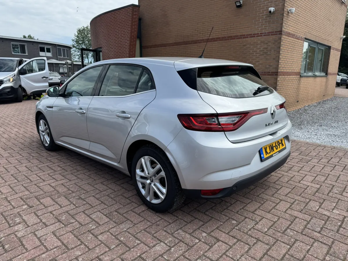1.5 Blue dCi Zen, PDC, Marge, Apple Carplay, Euro 6,