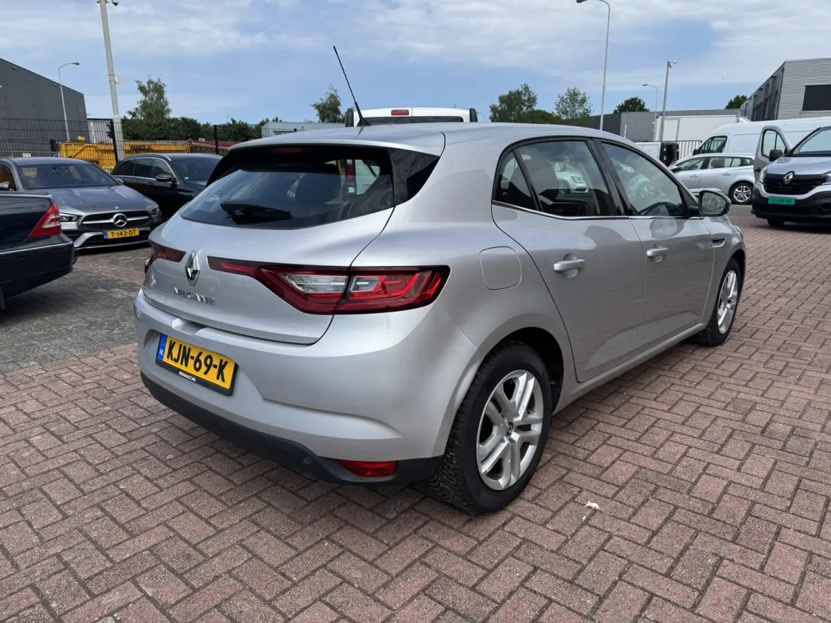 1.5 Blue dCi Zen, PDC, Marge, Apple Carplay, Euro 6,