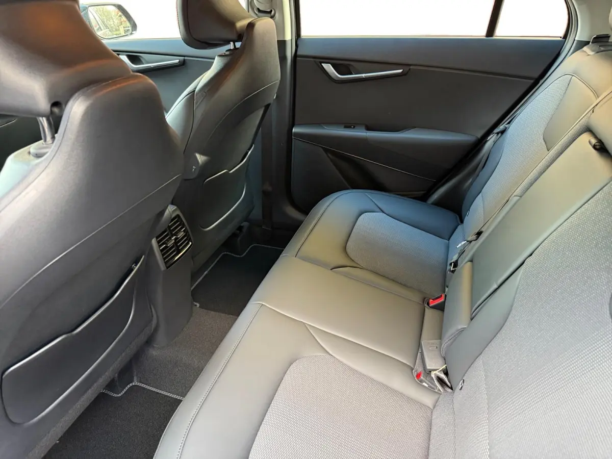 1.6i Hybrid DynamicLine Metallic lak | Fabrieksgarantie t/m  19-11-2032 + 3x 1 Jaar* | NAP