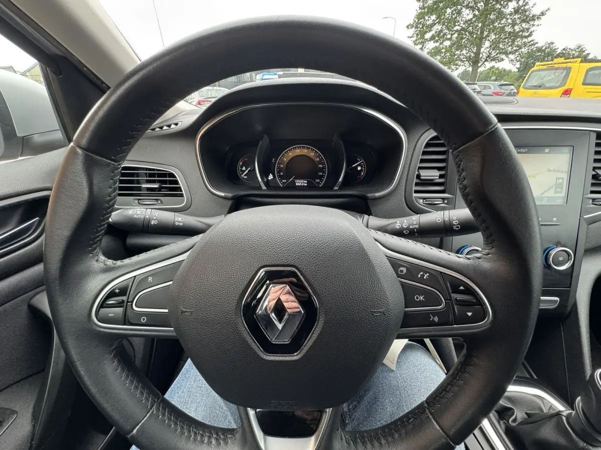 1.5 Blue dCi Limited, Euro 6, Apple Carplay, PDC,
