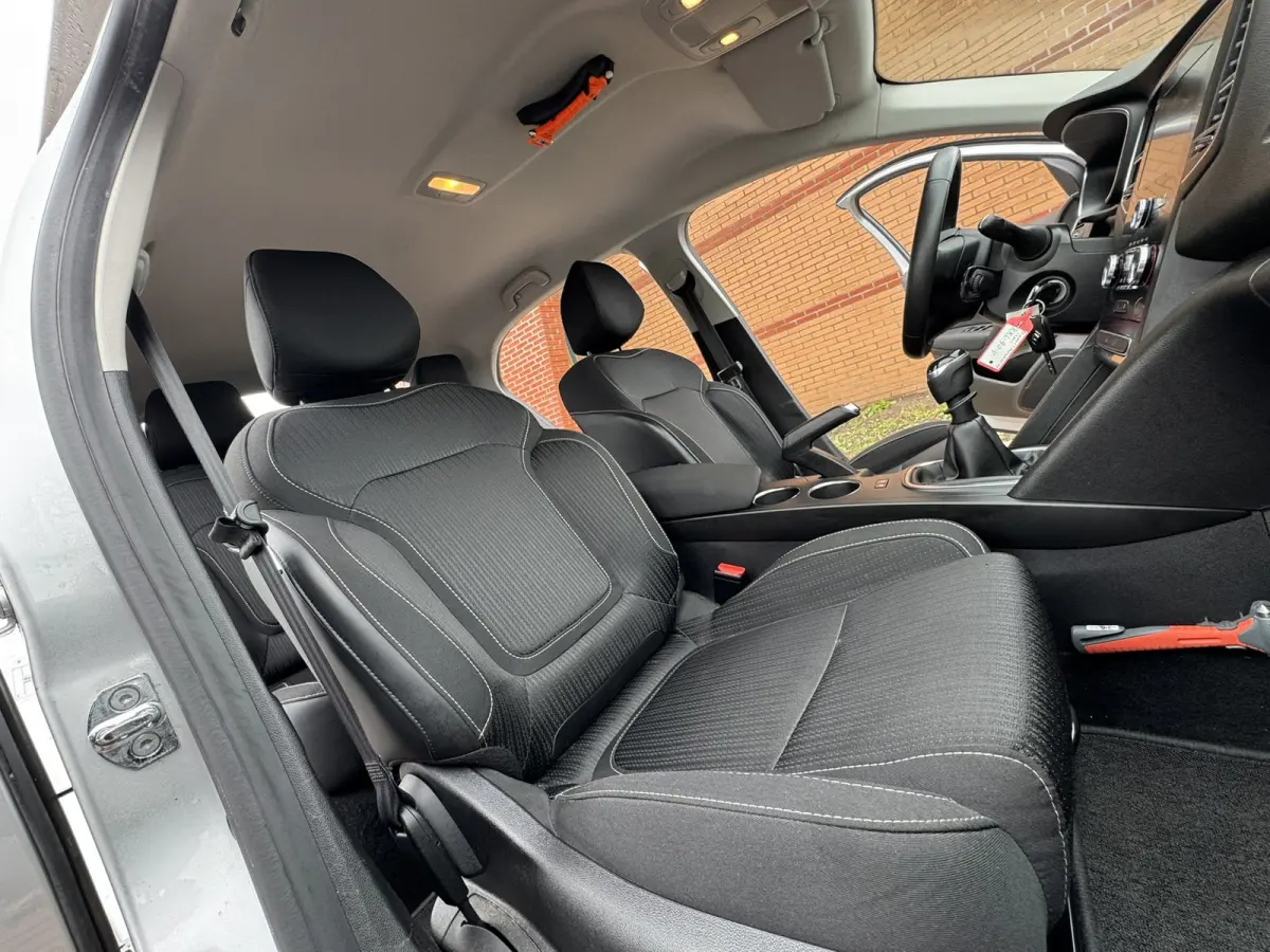 1.5 Blue dCi Limited, Euro 6, Apple Carplay, PDC,