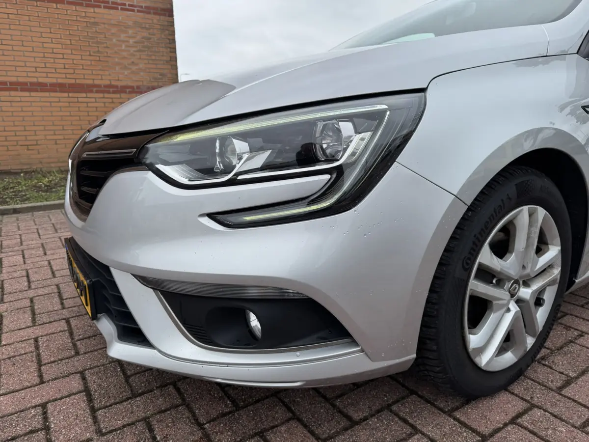 1.5 Blue dCi Limited, Euro 6, Apple Carplay, PDC,