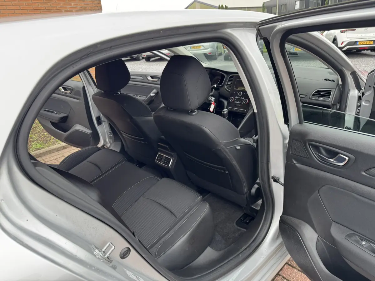 1.5 Blue dCi Limited, Euro 6, Apple Carplay, PDC,