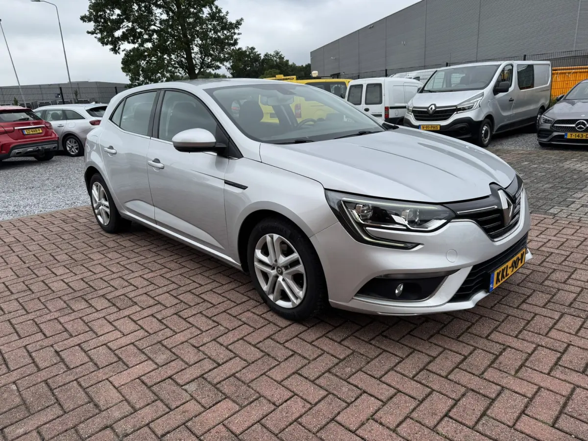 1.5 Blue dCi Limited, Euro 6, Apple Carplay, PDC,
