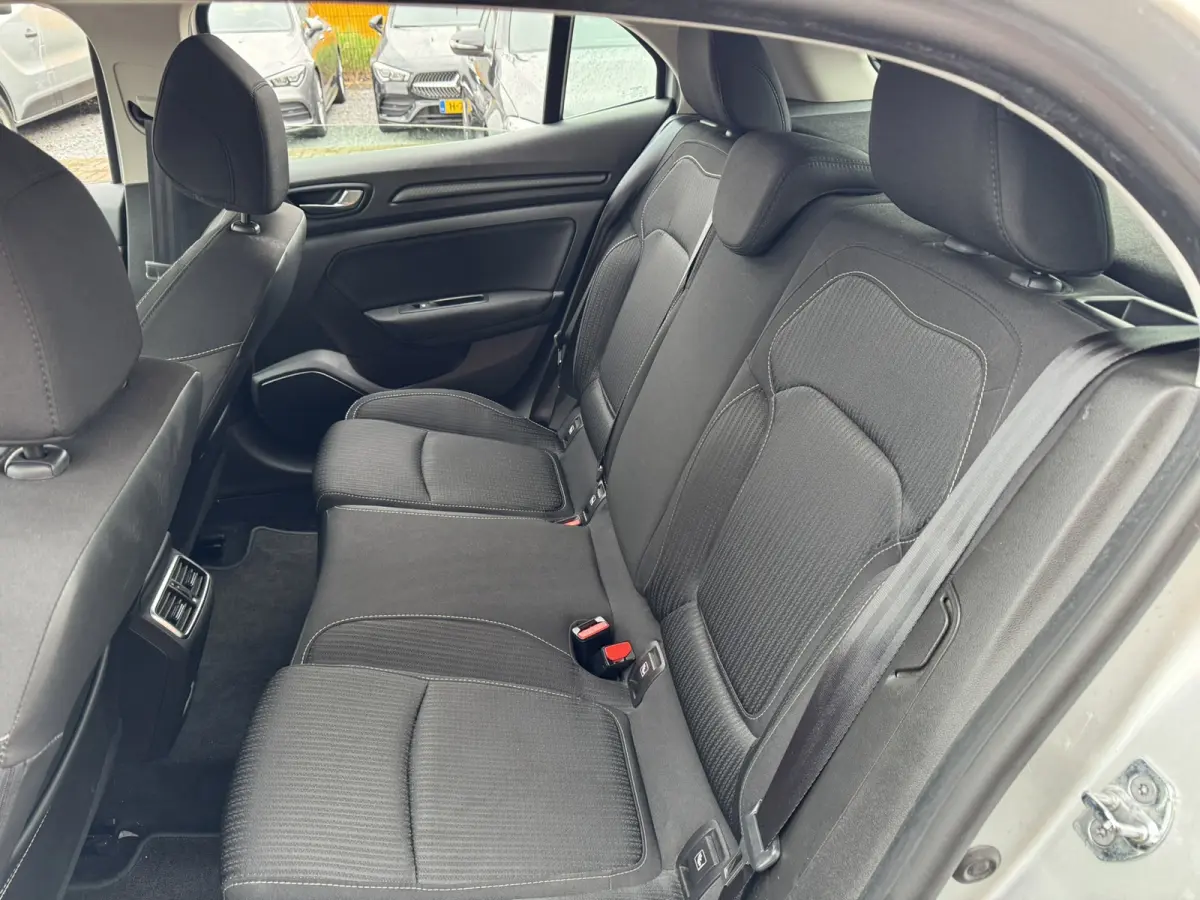 1.5 Blue dCi Limited, Euro 6, Apple Carplay, PDC,