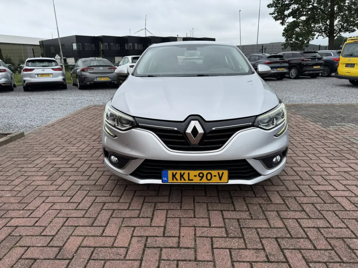 1.5 Blue dCi Limited, Euro 6, Apple Carplay, PDC,