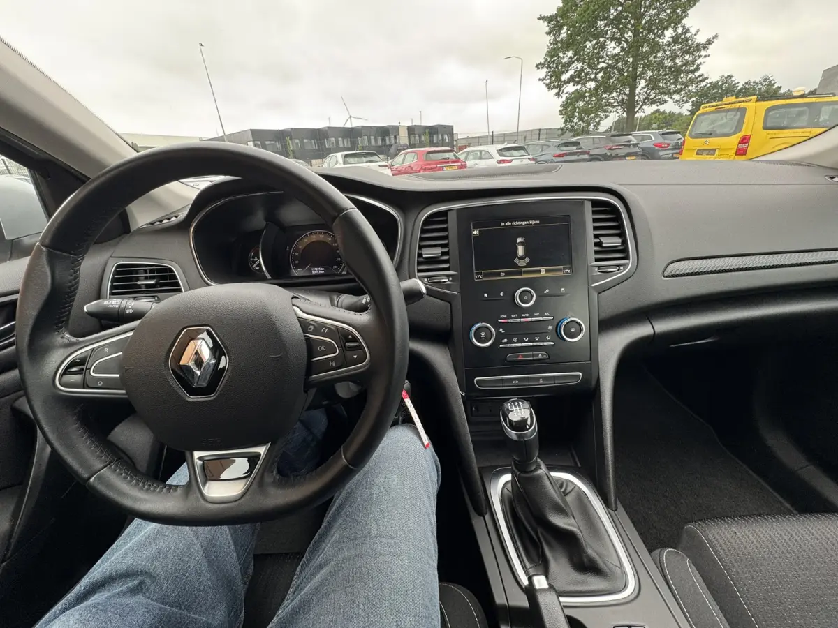 1.5 Blue dCi Limited, Euro 6, Apple Carplay, PDC,