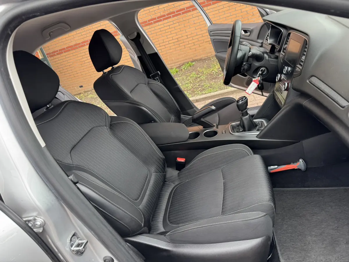 1.5 Blue dCi Limited, Euro 6, Apple Carplay, PDC,