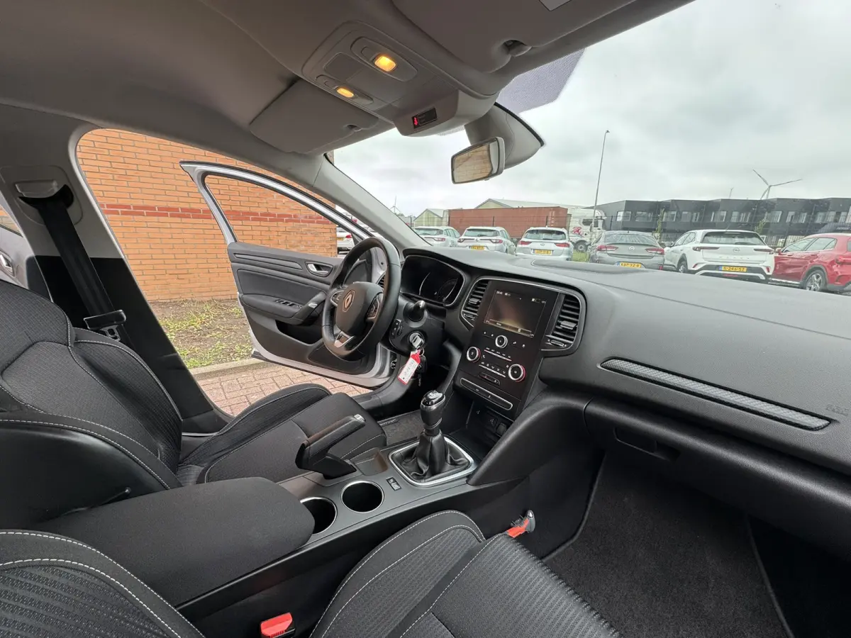1.5 Blue dCi Limited, Euro 6, Apple Carplay, PDC,