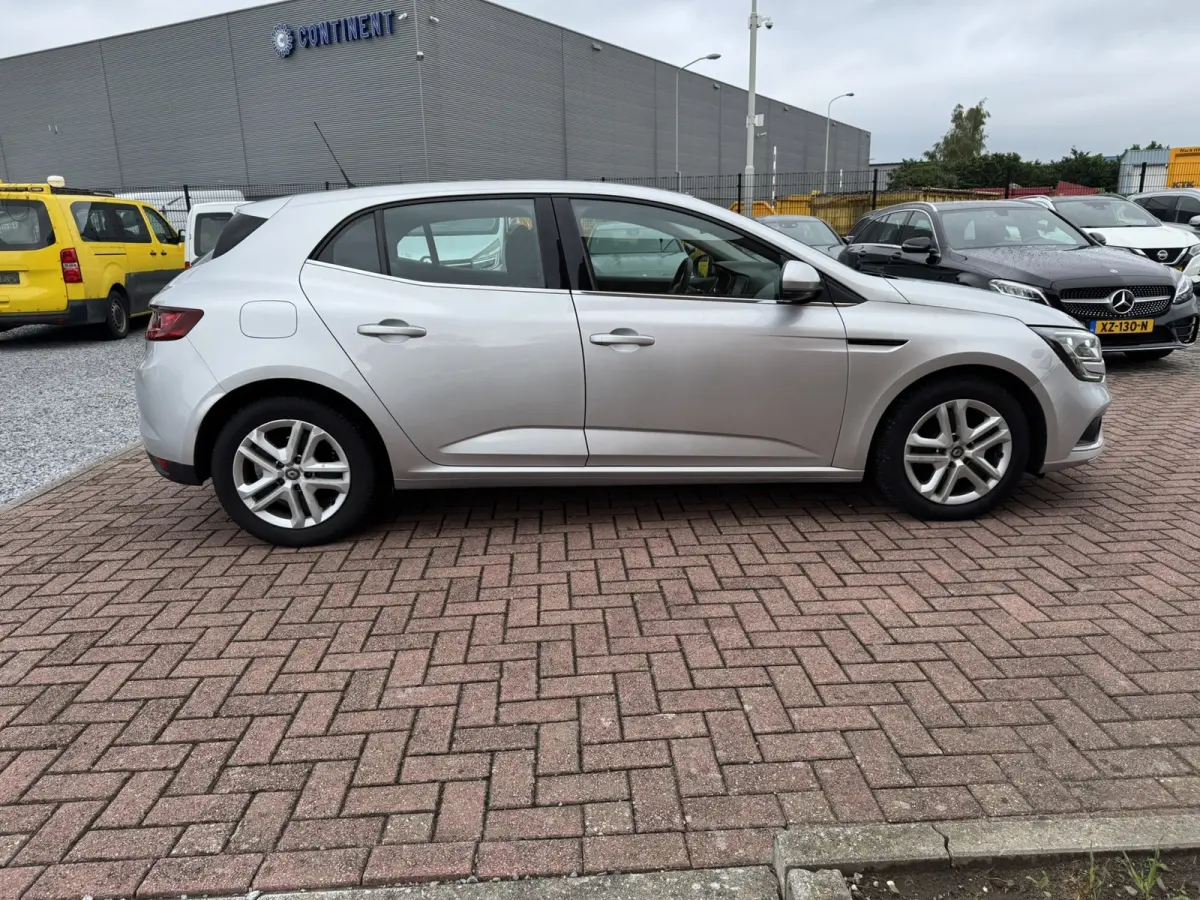 1.5 Blue dCi Limited, Euro 6, Apple Carplay, PDC,