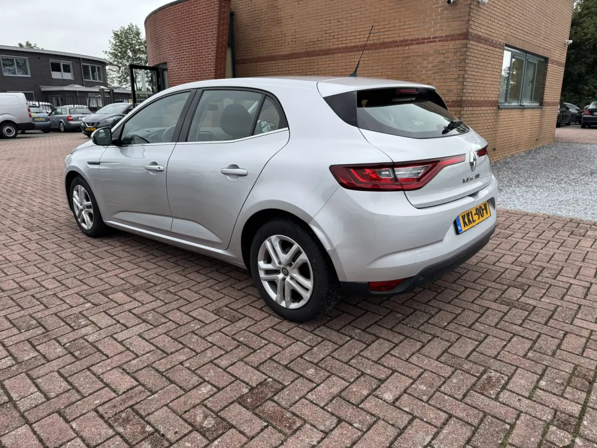1.5 Blue dCi Limited, Euro 6, Apple Carplay, PDC,