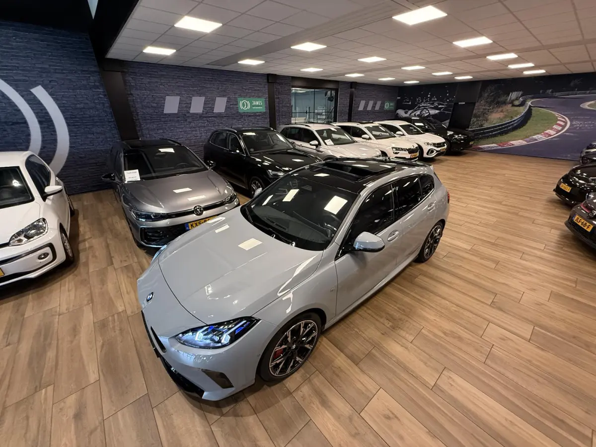 120 M Sport Design Edition |HARMAN KARDON|PANO|STUUR-STOEL VERW.|LED|M SPORT REM|