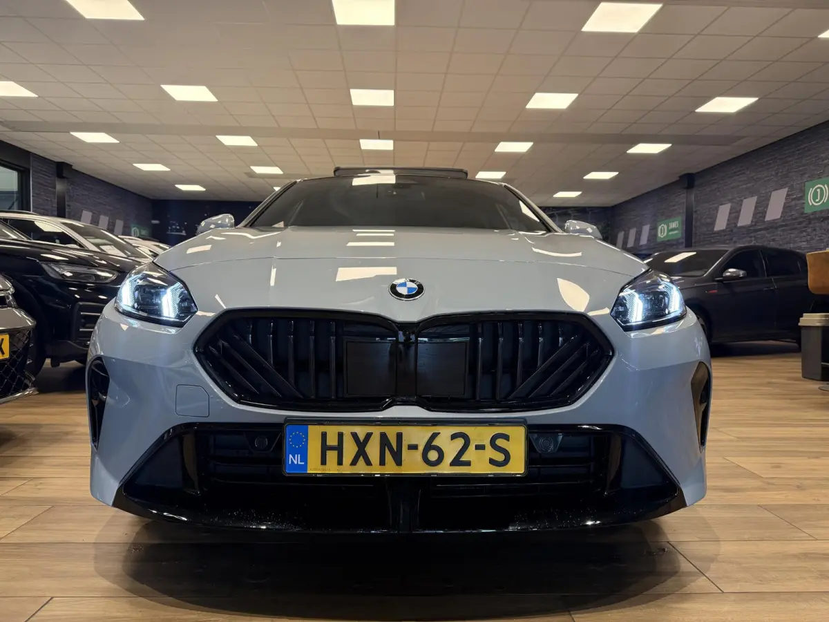 120 M Sport Design Edition |HARMAN KARDON|PANO|STUUR-STOEL VERW.|LED|M SPORT REM|